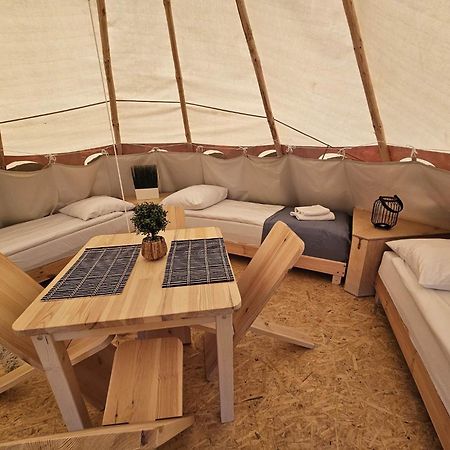 Indiana Camp - 150 M Od Suntago Park Hotell Grabce-Towarzystwo Eksteriør bilde
