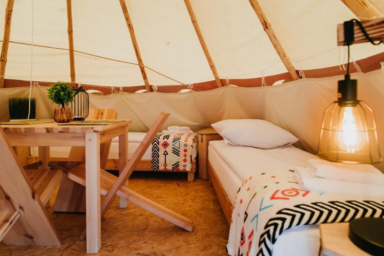 Indiana Camp - 150 M Od Suntago Park Hotell Grabce-Towarzystwo Eksteriør bilde