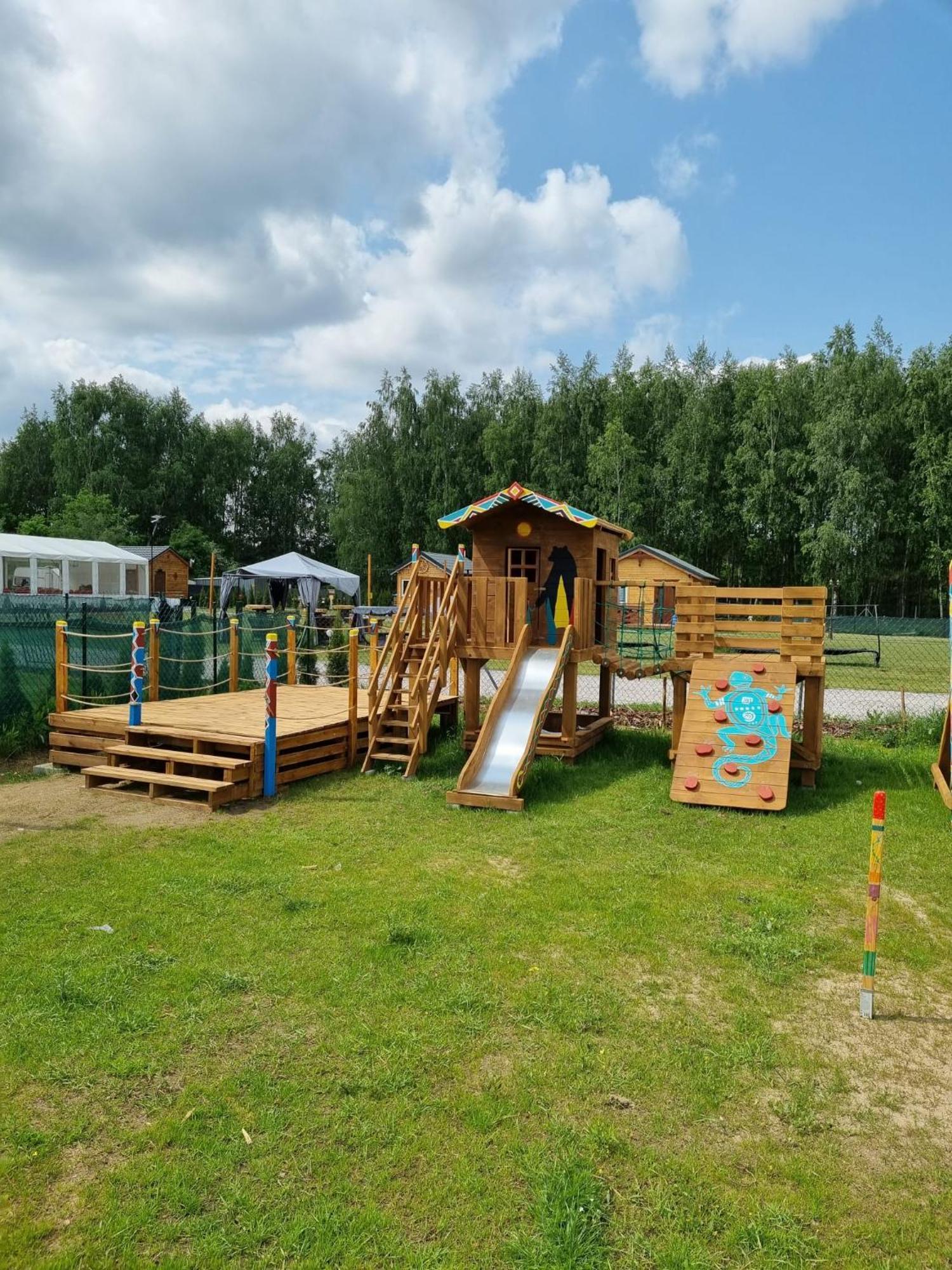 Indiana Camp - 150 M Od Suntago Park Hotell Grabce-Towarzystwo Eksteriør bilde